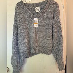 Women’s Small Plush V-Neck Sweater, NWT